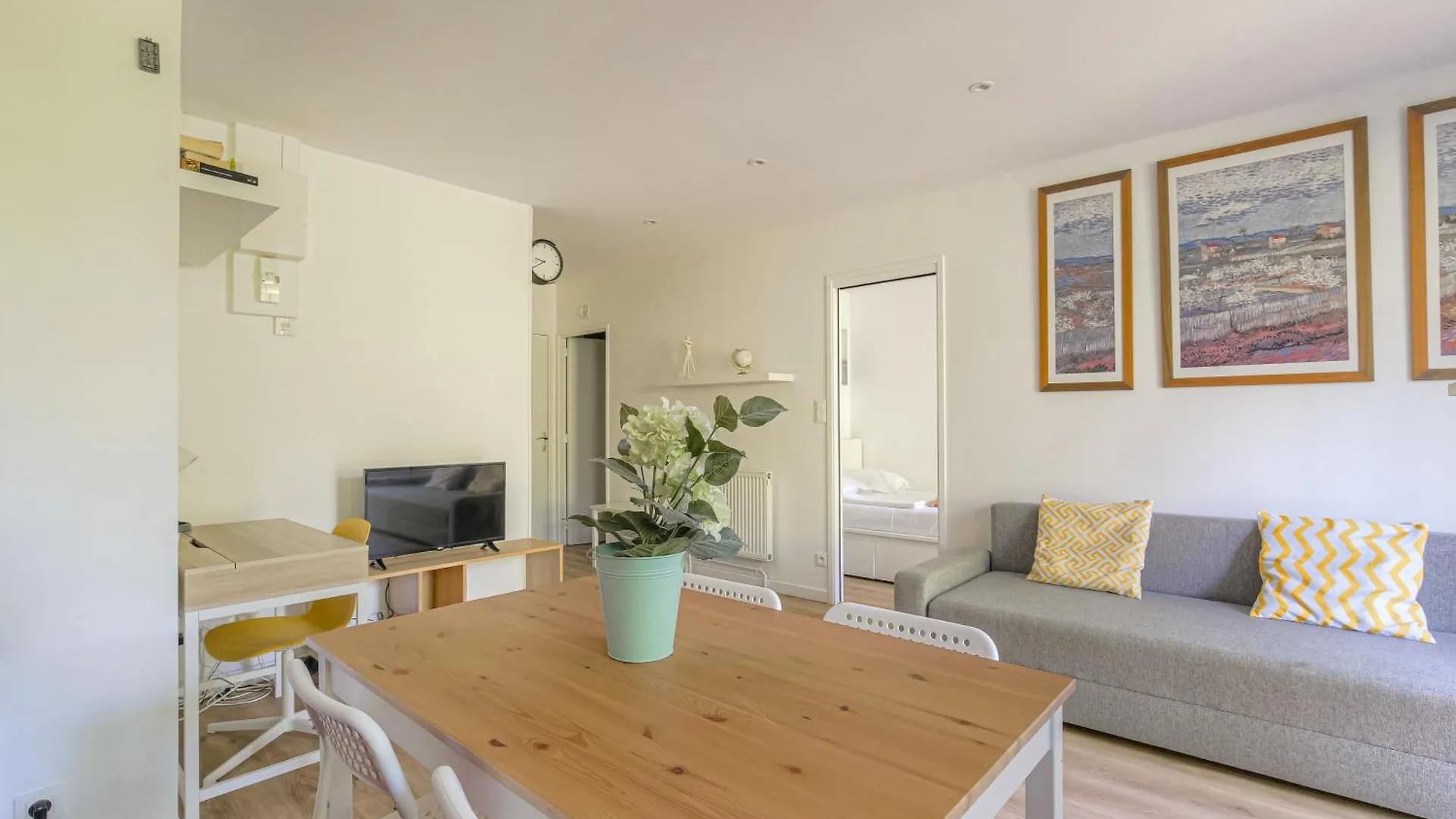 Joli Appartement A Caluire Avec Parking Et Jardin