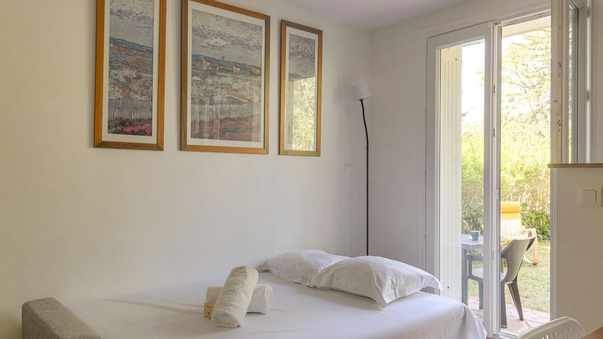Joli Appartement A Caluire Avec Parking Et Jardin