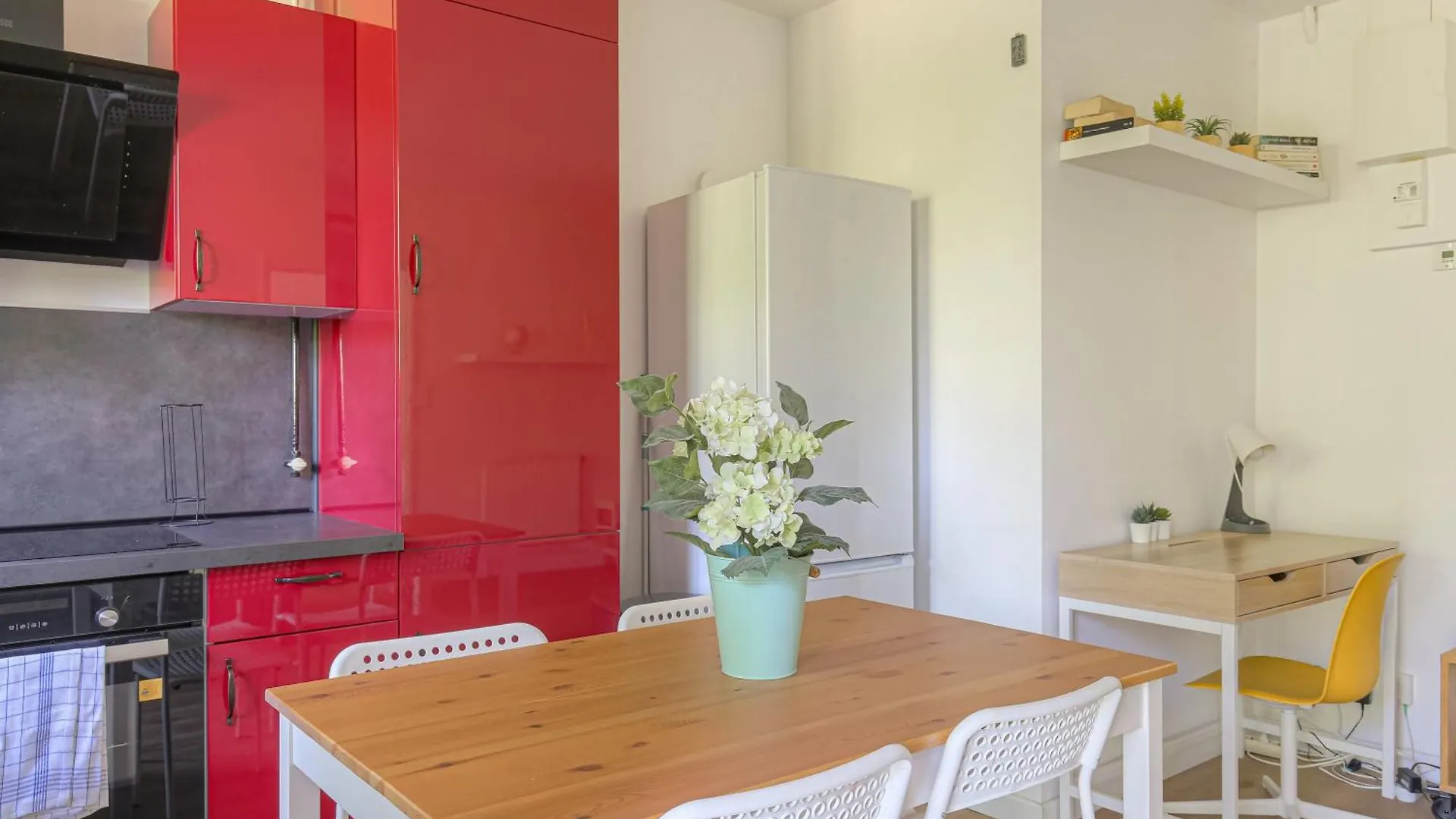 Joli Appartement A Caluire Avec Parking Et Jardin  Caluire-et-Cuire